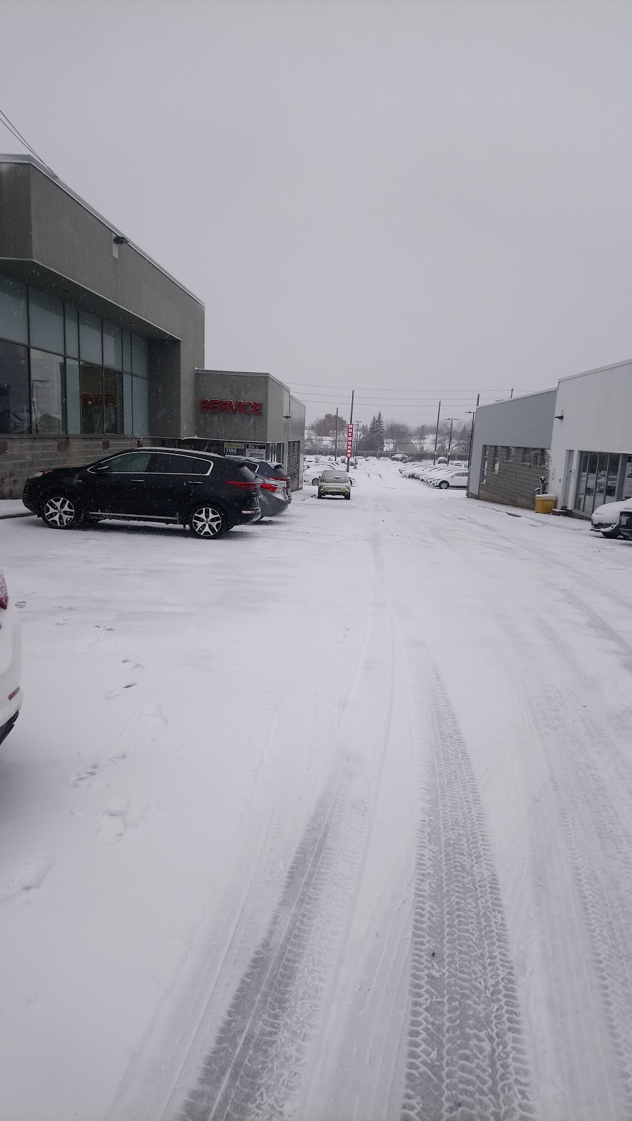 Bank Street Kia Service Centre | 2559 Bank St, Gloucester, ON K1T 1P1, Canada | Phone: (613) 801-0269