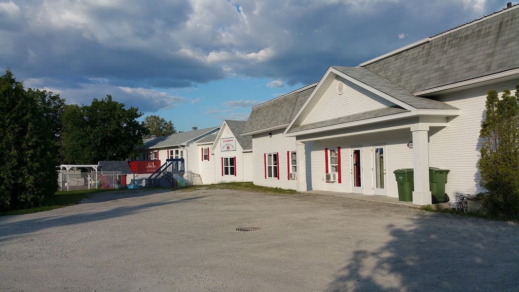 Garderie Bleu Blanc Rouge | 6106 Rue Bertrand-Fabi, Sherbrooke, QC J1N 2P3, Canada | Phone: (819) 864-6595