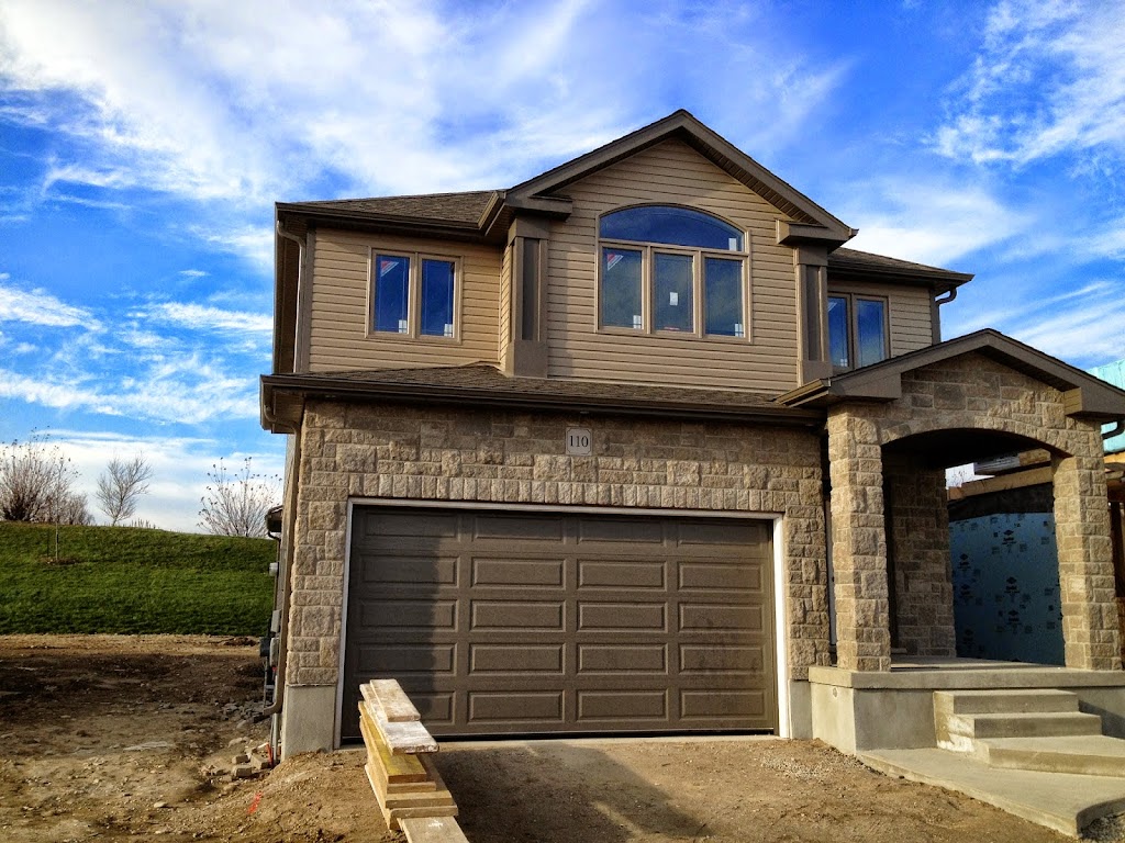 Waterloo Siding & Windows | 891 Guelph St Unit 11, Kitchener, ON N2H 5Z2, Canada | Phone: (519) 578-2793