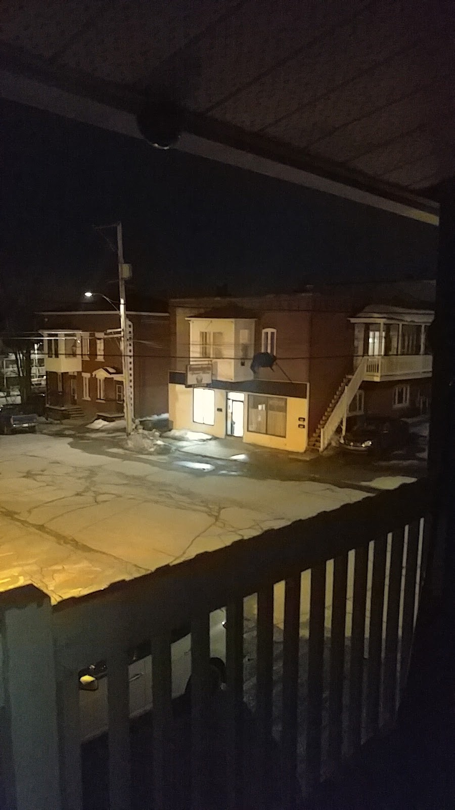 Buanderie Grand-Mere | 569 2e Rue, Grand-Mère, QC G9T 4Y4, Canada | Phone: (819) 538-7888