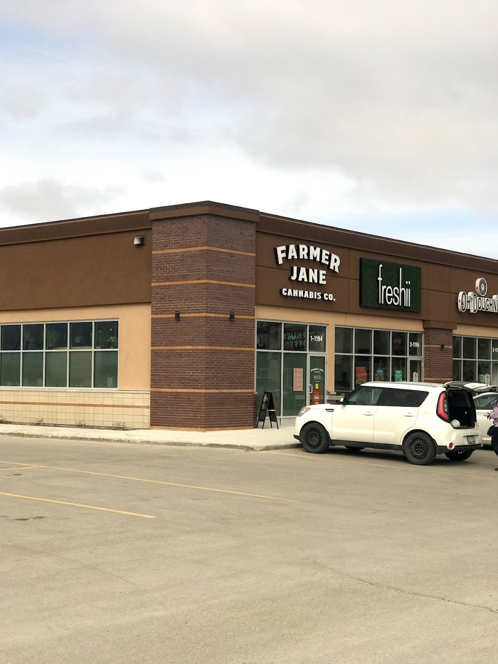 Farmer Jane Cannabis Co. | 1194 Taylor Ave #1, Winnipeg, MB R3M 3Z4, Canada | Phone: (204) 452-7717