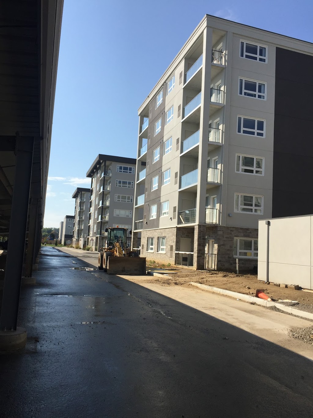 Seacliff Heights | 24 Seacliff Dr E #405, Leamington, ON N8H 0C2, Canada | Phone: (844) 747-0542