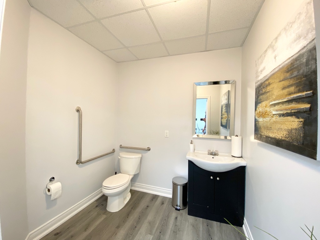 Royal York Property Management - Oshawa | 90 Simcoe St N, Oshawa, ON L1G 4S2, Canada | Phone: (905) 674-8128