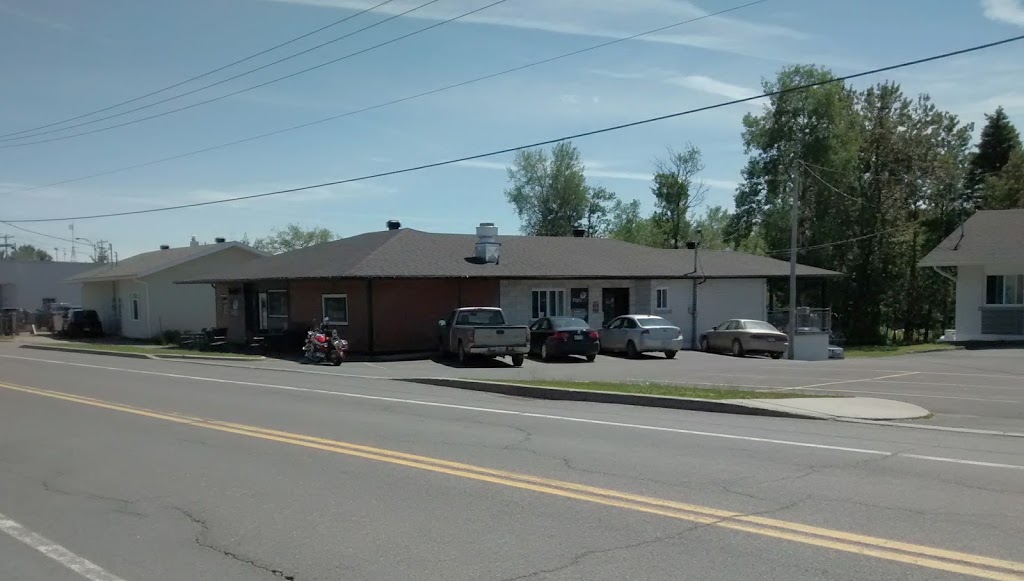 Au Parasol | 670 Route Henderson, Saint-Malachie, QC G0R 3N0, Canada | Phone: (418) 642-2033