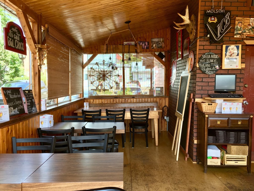 Terrasse chez Donat | 190 Rue Laurent, Saint-Jean-de-Matha, QC J0K 2S0, Canada | Phone: (450) 886-2519