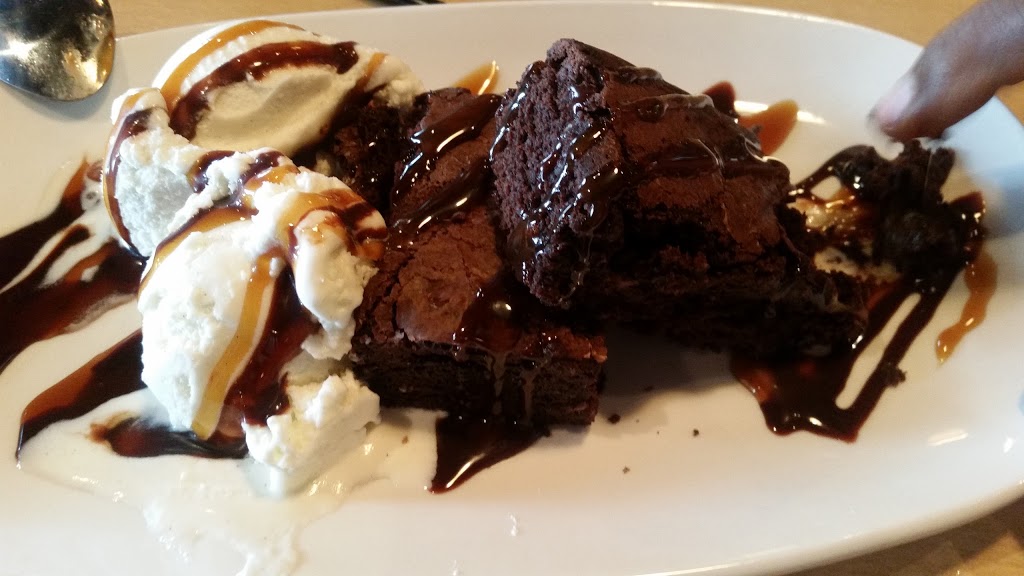 Boston Pizza | 196 Chestermere Station Way Suite 400, Chestermere, AB T1X 1V3, Canada | Phone: (403) 235-0110