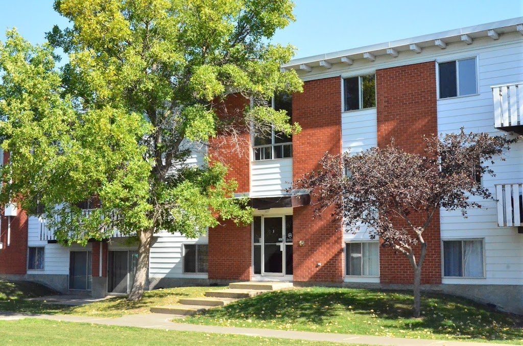 Westbrook Estates | 3624 119 St, Edmonton, AB T6J 2X6, Canada | Phone: (780) 408-5182