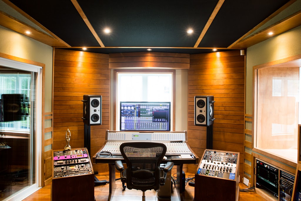 Studio Red Tube | 268 Rue Jean-Talon, Saint-Jean-sur-Richelieu, QC J2W 1M6, Canada | Phone: (450) 359-7249