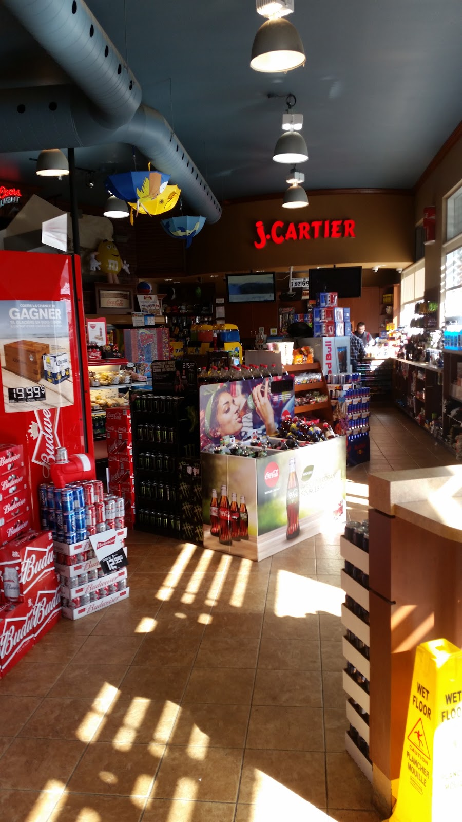 Depanneur Jacques Cartier | 1785 Rue King Ouest, Sherbrooke, QC J1J 2E1, Canada | Phone: (819) 566-8632
