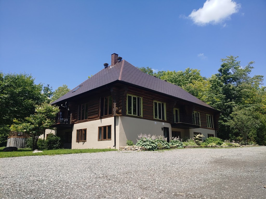 Auberge Estonia Hébergement Nature | 4333 Chem. du Lac Brennan, Rawdon, QC J0K 1S0, Canada | Phone: (450) 712-6337