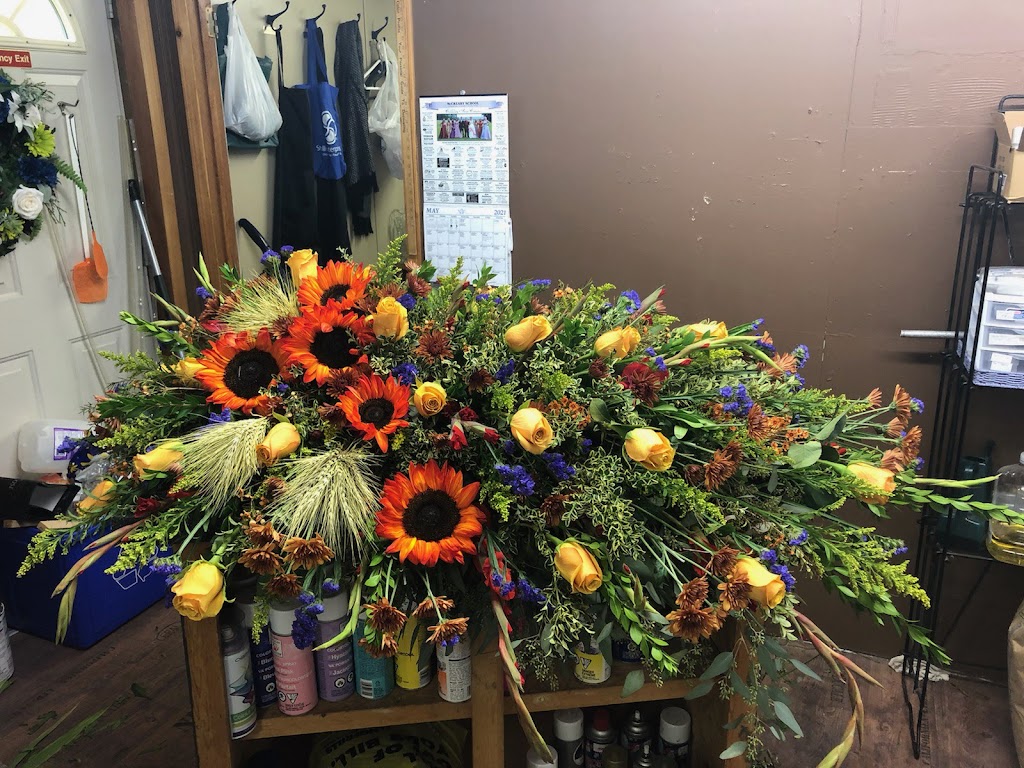 Country Oasis Spa & Florals | 507 Burrows Rd, McCreary, MB R0J 1B0, Canada | Phone: (204) 835-2357