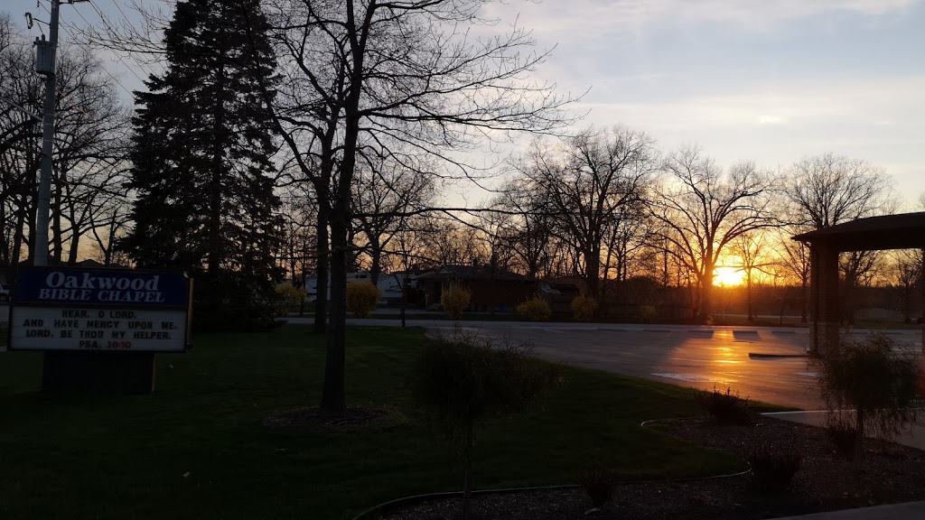 Oakwood Bible Chapel | 2514 Cabana Rd W, Windsor, ON N9G 1E5, Canada | Phone: (519) 969-5730