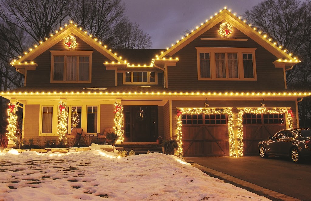 Peninsula Holiday Light Pros | 11 Bay St, South Bruce Peninsula, ON N0H 2T0, Canada | Phone: (548) 489-1519