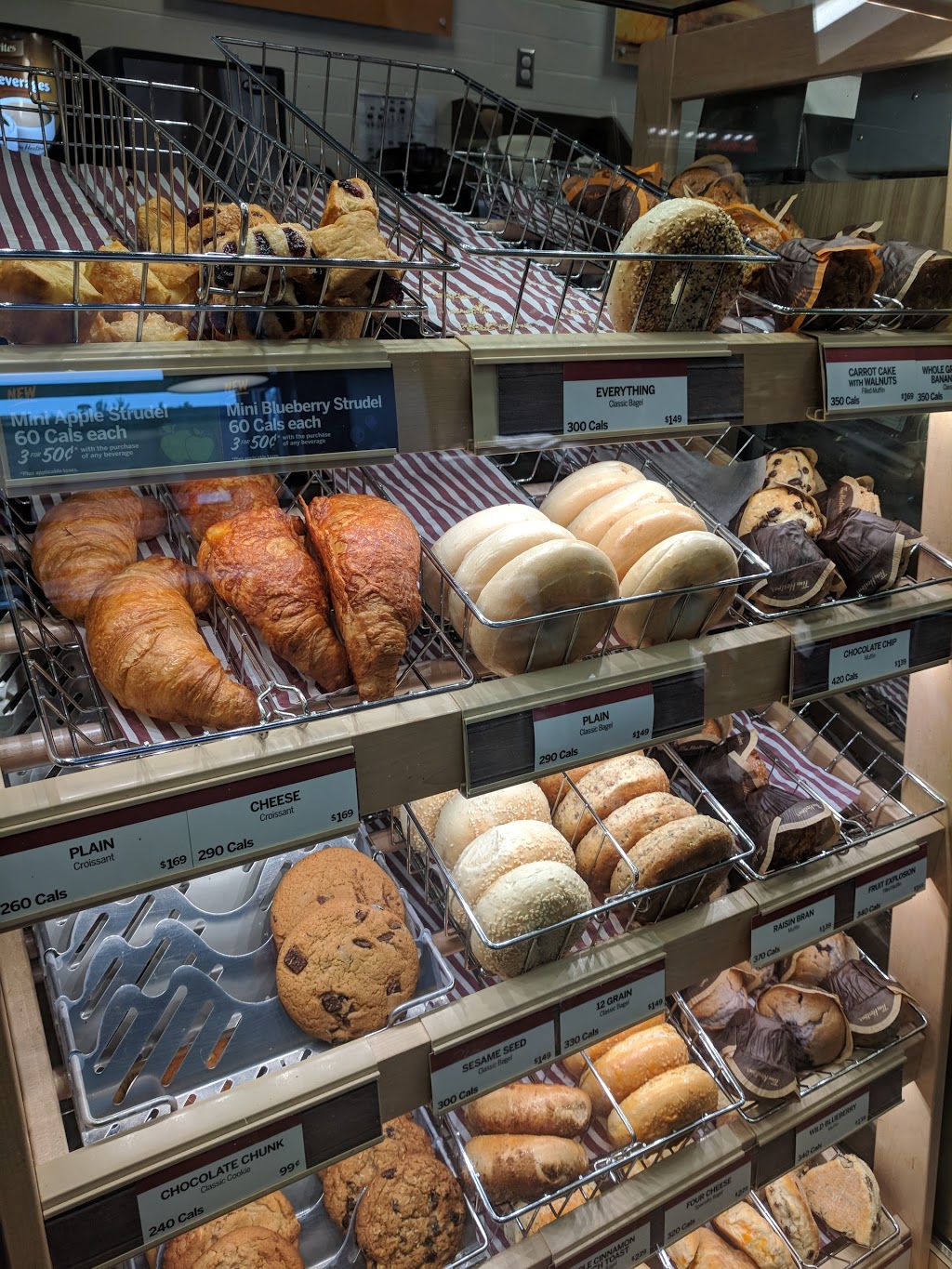 Tim Hortons | 4 Fairview Rd, Barrie, ON L4N 4P3, Canada | Phone: (705) 728-9444