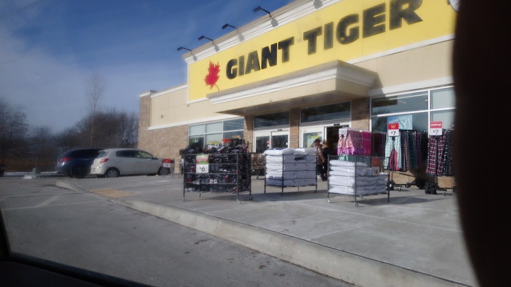 Giant Tiger | 1875 Lansdowne St W Unit C, Peterborough, ON K9K 0C9, Canada | Phone: (705) 749-2629