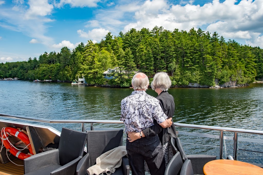 Escapades Memphremagog Inc. | Quai MacPherson, Magog, QC J1X 3L2, Canada | Phone: (819) 843-7000