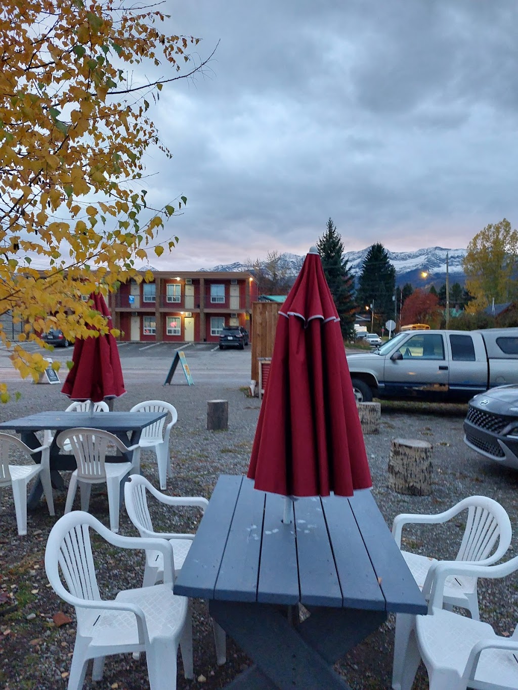 Graffito Pizza | 502A 8 Ave, Fernie, BC V0B 1M0, Canada | Phone: (250) 946-7550