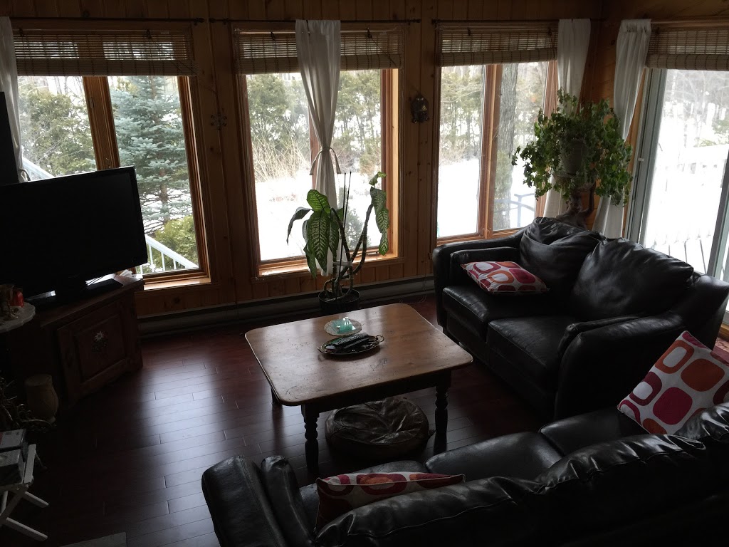 Gite Des Condors | 5 Chemin des Condors, Sainte-Anne-des-Lacs, QC J0R 1B0, Canada | Phone: (514) 245-9531