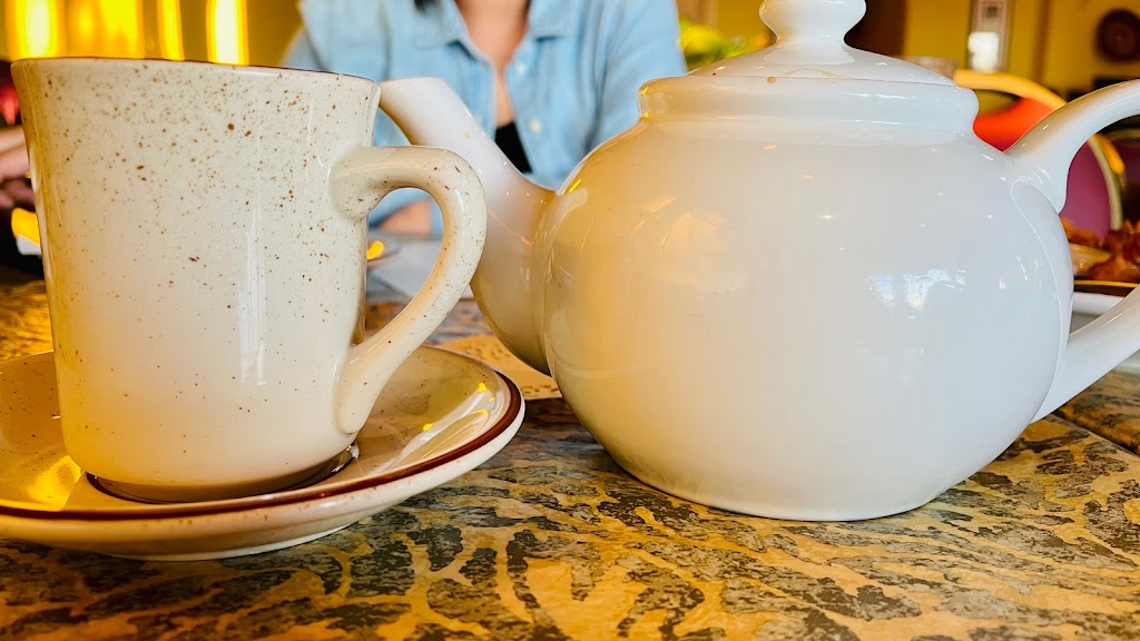 GM Restaurant | 20726 Lougheed Hwy., Maple Ridge, BC V2X 2R1, Canada | Phone: (604) 463-7877