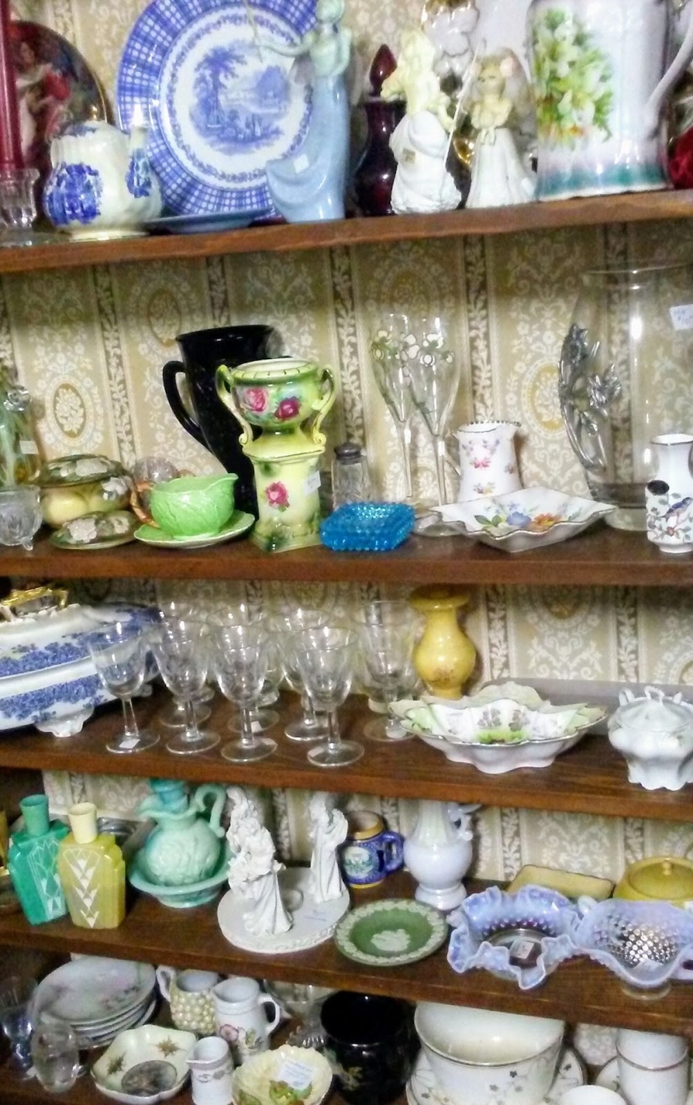 Craigy Muir Curiousities | 10 Water St, Spencerville, ON K0E 1X0, Canada | Phone: (613) 658-5245