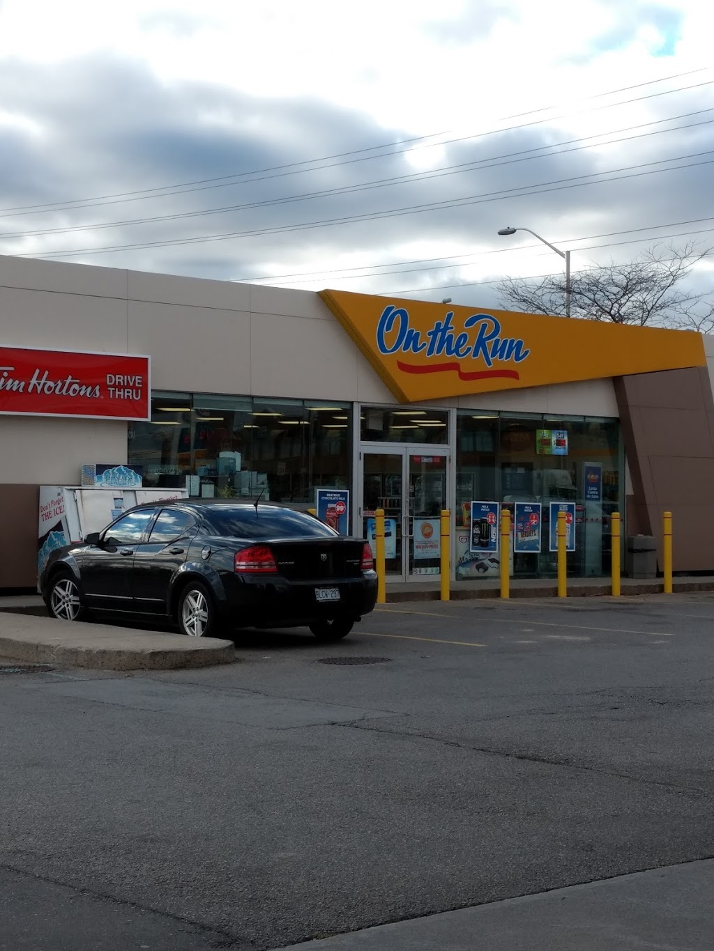 Esso | 520 Dundas St W, Oakville, ON L6H 6Y3, Canada | Phone: (905) 257-8350