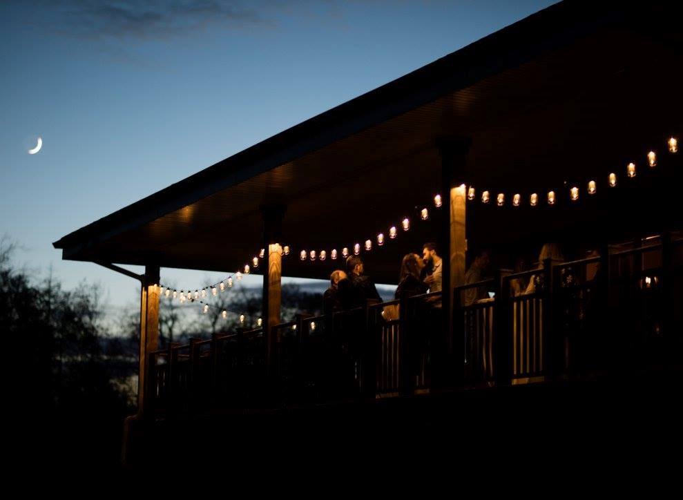 ALE - Amberwood Lounge & Eatery | 54 Springbrook Dr, Stittsville, ON K2S 1B9, Canada | Phone: (613) 831-2442