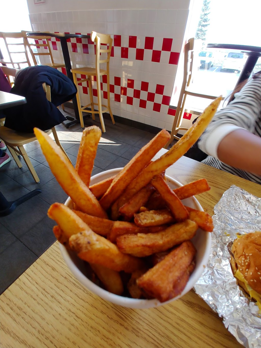 Five Guys | 6045 Mavis Rd Unit 3, Mississauga, ON L5R 4G6, Canada | Phone: (905) 507-4141