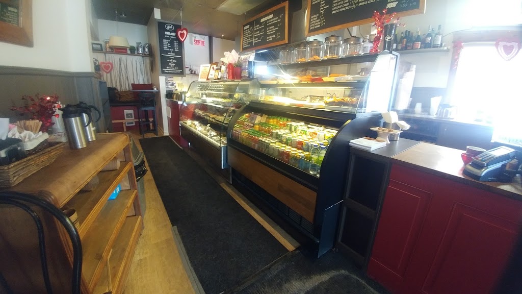Le 4 Café | 87 Rue Saint-Jacques, Saint-Jacques, QC J0K 2R0, Canada | Phone: (450) 397-2233