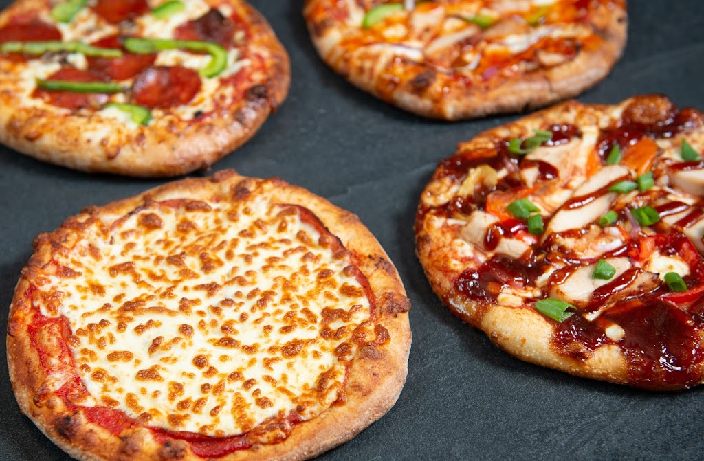 Pizza Salvatoré | 3740 Ch. de Chambly, Longueuil, QC J4L 1N8, Canada | Phone: (866) 695-6666