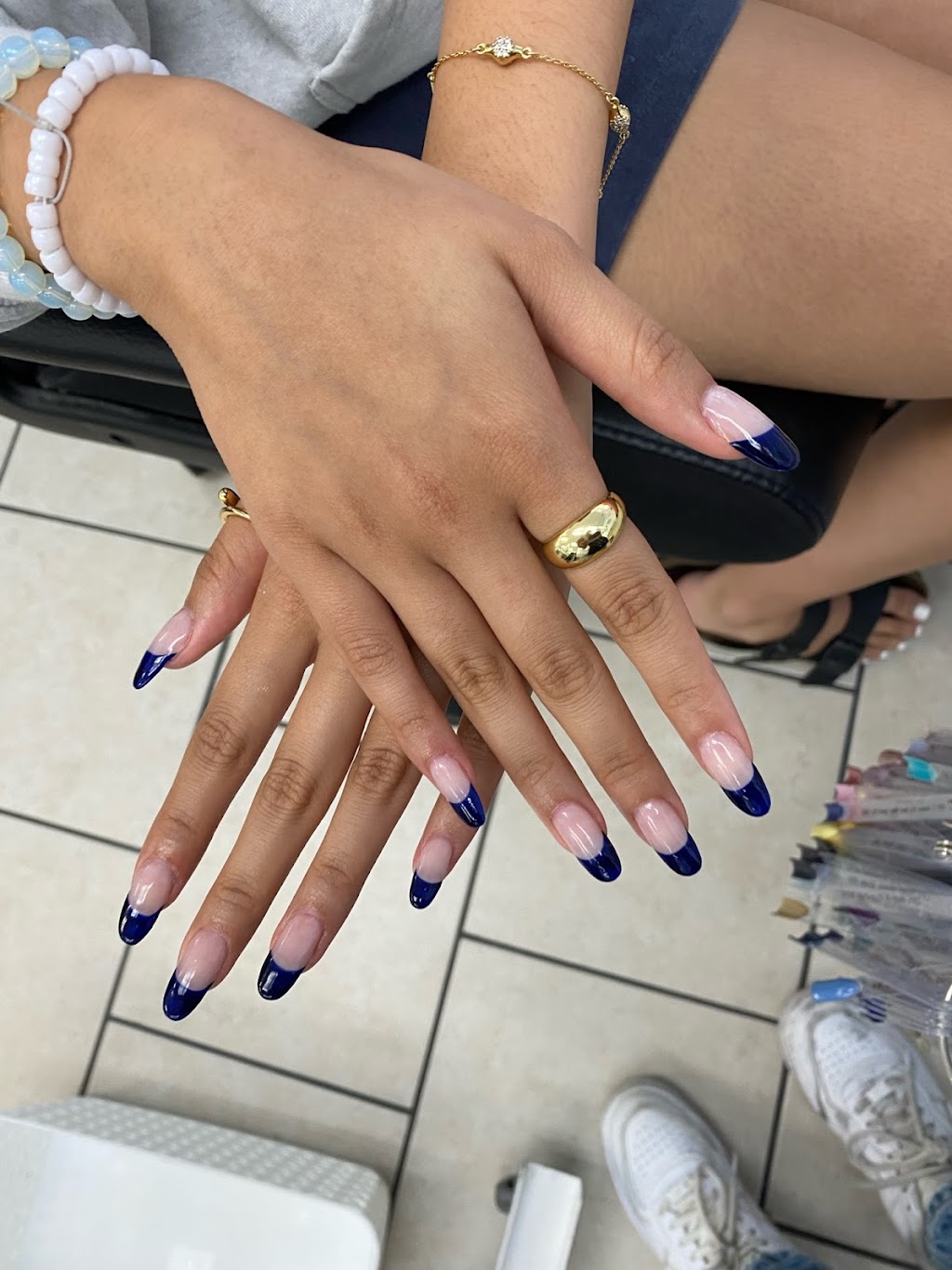 Oasis Nails & Spa | 2018 Oak Bay Ave, Victoria, BC V8R 1E4, Canada | Phone: (250) 590-4089