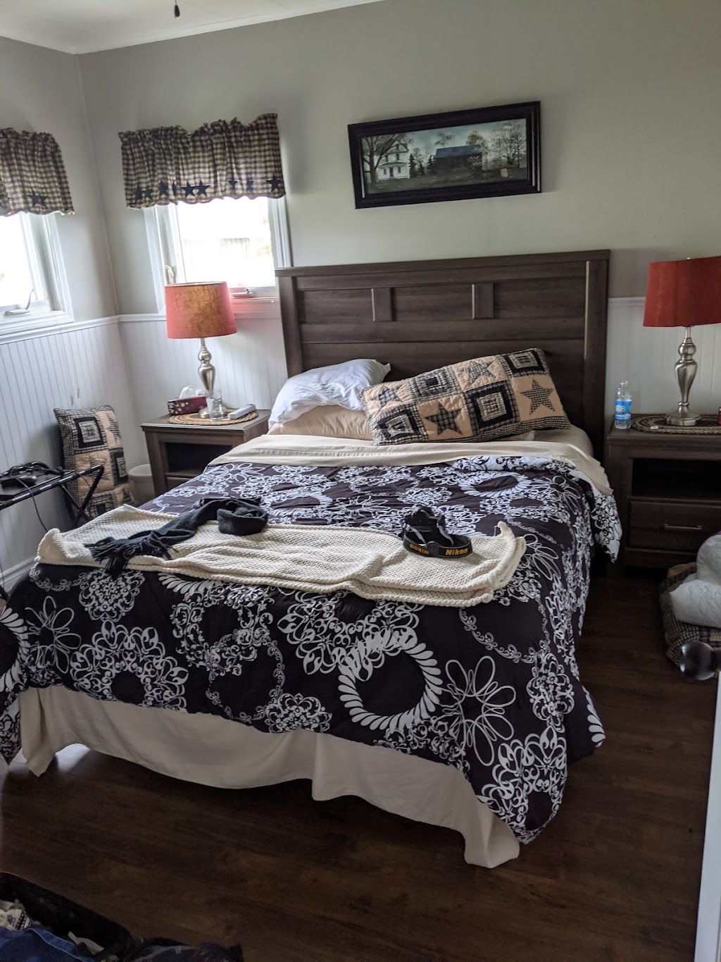 Mamas By The Sea B&B | 14 Oscar St, Clarks Harbour, NS B0W 1P0, Canada | Phone: (902) 635-1279