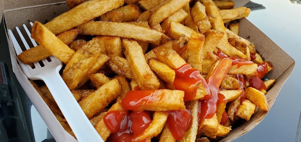 Moms pizza | 2845 Hwy 6, Lions Head, ON N0H 1W0, Canada | Phone: (519) 793-4020