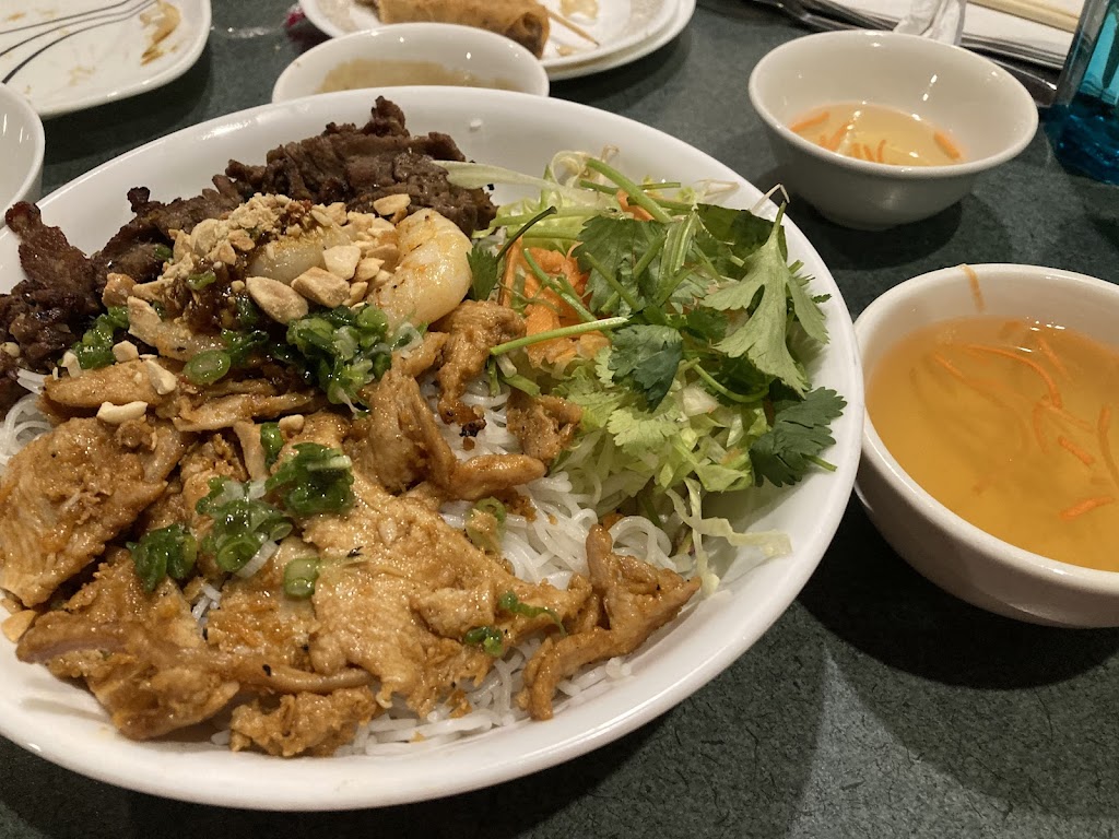 Pho 99 | 7 Crowfoot Rise NW, Calgary, AB T3G 4P5, Canada | Phone: (403) 457-7899
