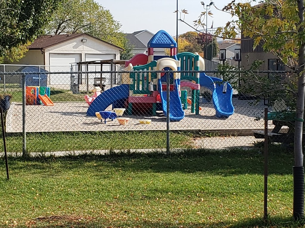 Waverley Heights Child Care Inc | 1885 Chancellor Dr, Winnipeg, MB R3T 4C4, Canada | Phone: (204) 269-7450