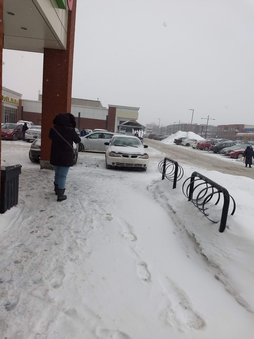 Dollarama 1400 Boulevard SaintJeanBaptiste, PointeauxTrembles, QC