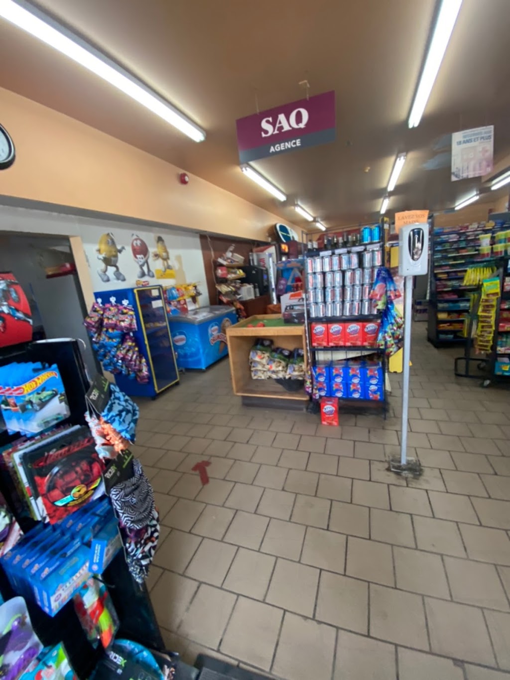 SAQ Agence - Épicerie du Carrefour | 2423 Chem. de lÉglise, Sainte-Clotilde-de-Châteauguay, QC J0L 1W0, Canada | Phone: (833) 587-2727