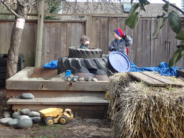 Sylvia Street Playschool | 350 Sylvia St, Victoria, BC V8V 1C6, Canada | Phone: (250) 388-5910