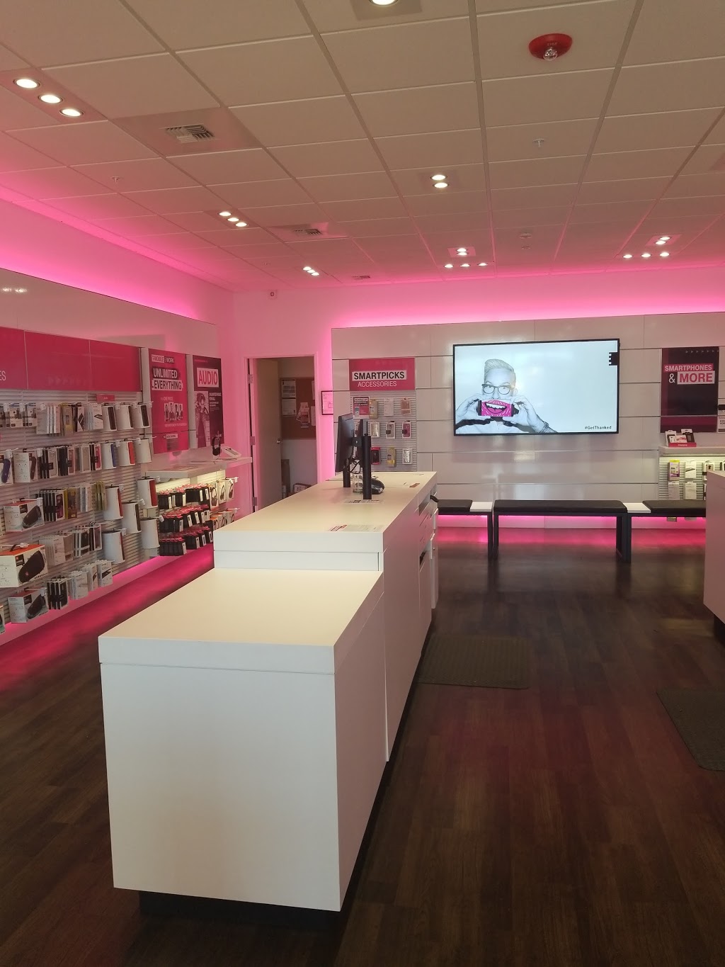 T-Mobile | 1863 Main St #113, Ferndale, WA 98248, USA | Phone: (360) 592-6000