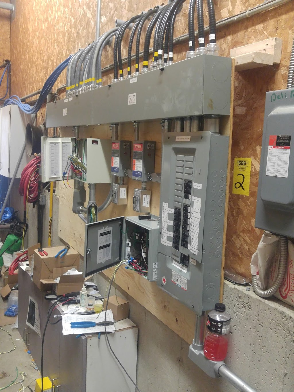 Droogers Adrian Electrical Contracting | 21 Robin Rd, Tillsonburg, ON N4G 4N5, Canada | Phone: (519) 688-2309