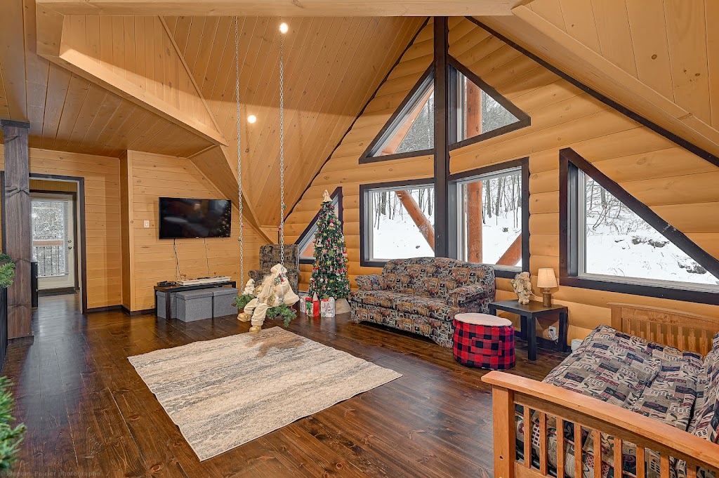 Chalet dautrefois chez Laurette & Tom inc | 1860 Av. A. Bertrand, Saint-Adolphe-dHoward, QC J0T 2B0, Canada | Phone: (514) 912-6754