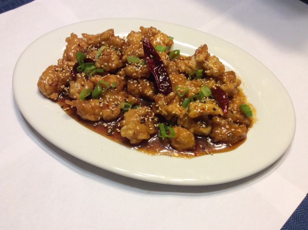Restaurant Piment Thaï | 401 Rue Principale, Saint-Sauveur, QC J0R 1R0, Canada | Phone: (450) 227-3800