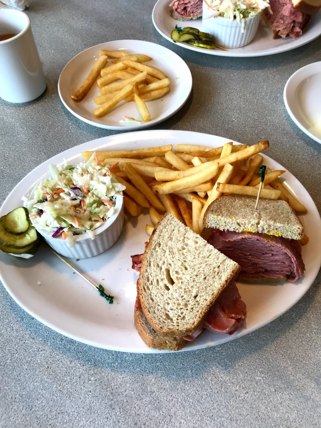 West End Diner | 1811 Main St W, Hamilton, ON L8S 1H6, Canada | Phone: (289) 396-1766