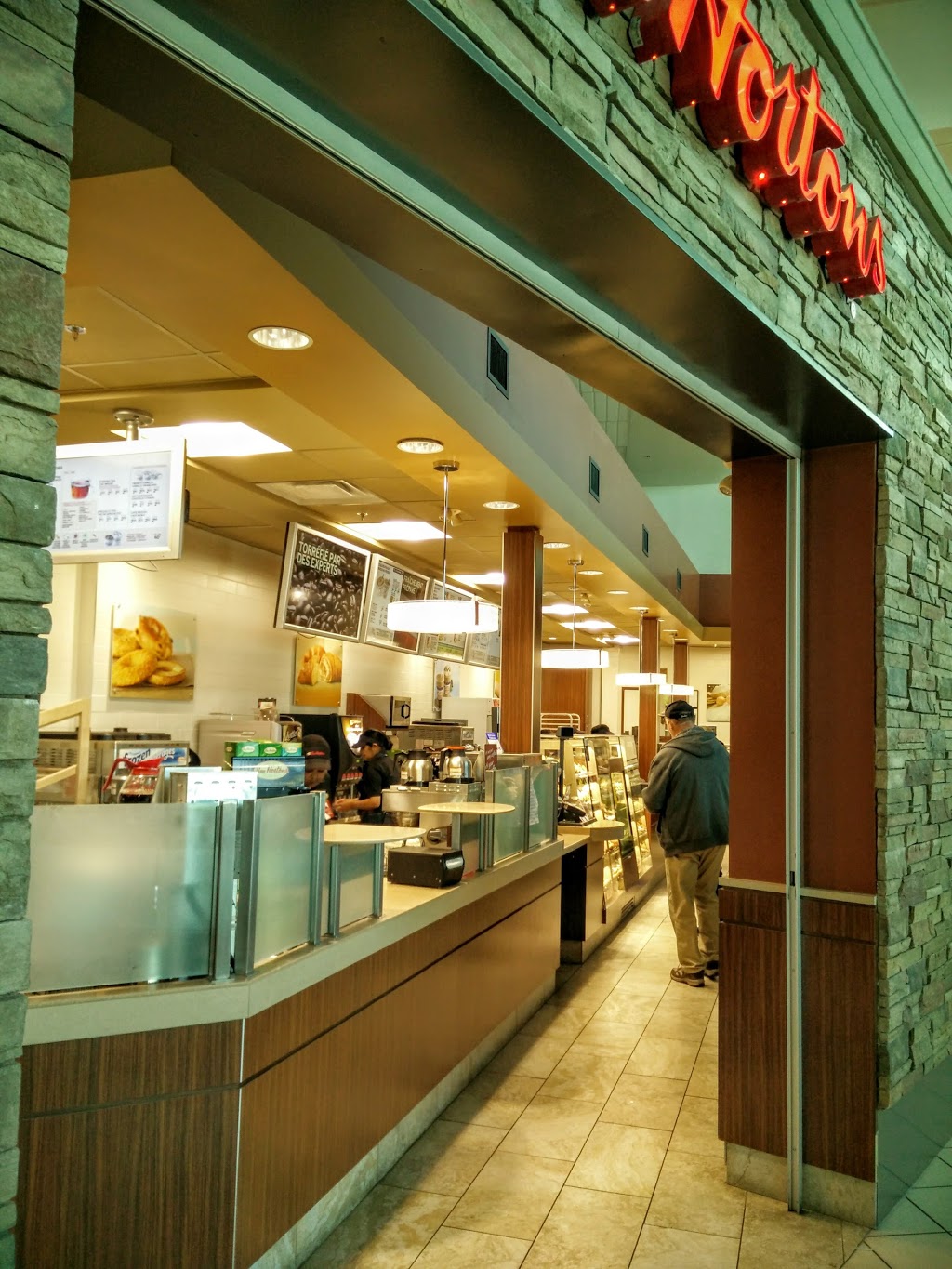 Tim Hortons | 2000 Airport Rd NE, Calgary, AB T2E 6W5, Canada | Phone: (403) 221-1779