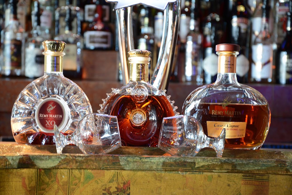 Bar Cafe Le Mondial | 150 Chemin Duplessis, Sherbrooke, QC J1E 3C7, Canada | Phone: (819) 564-0959