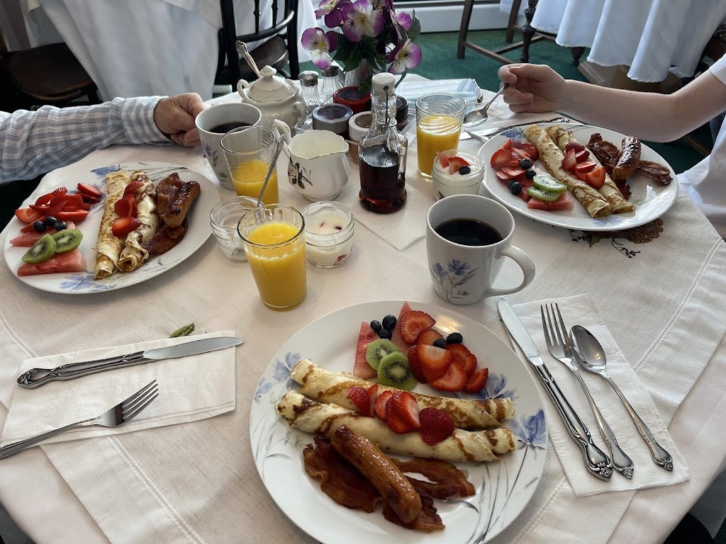 Come From Away B & B Inn | 98 Montague Row, Digby, NS B0V 1A0, Canada | Phone: (877) 392-2413