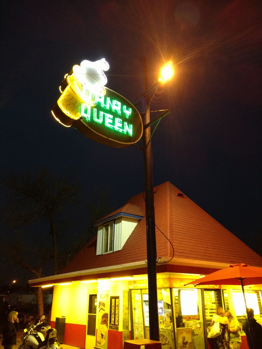 Dairy Queen (Treat) | 105 Autoroute du Souvenir, LÎle-Perrot, QC J7V 5L7, Canada | Phone: (514) 453-2107