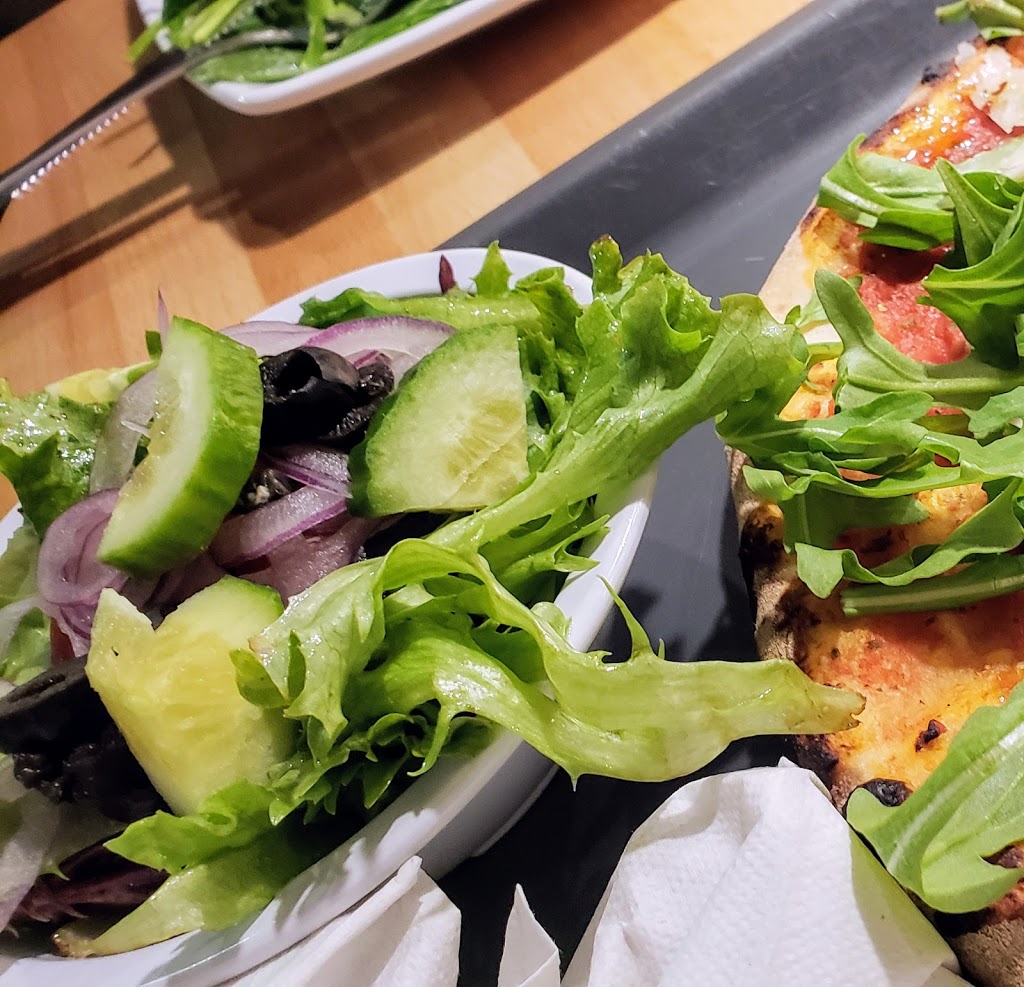 Pizzeria Bros | 16952 Route Transcanadienne, Kirkland, QC H9H 0C5, Canada | Phone: (514) 726-6666