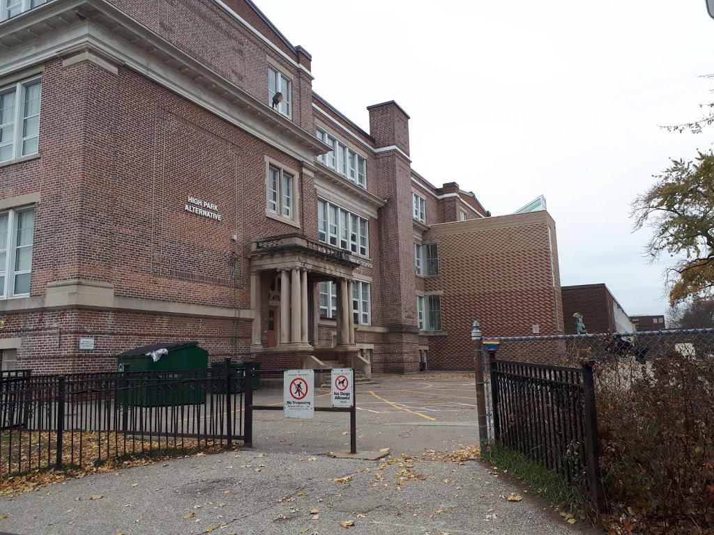 Annette Street Junior and Senior Public School | 265 Annette St, Toronto, ON M6P 1R3, Canada | Phone: (416) 393-9040