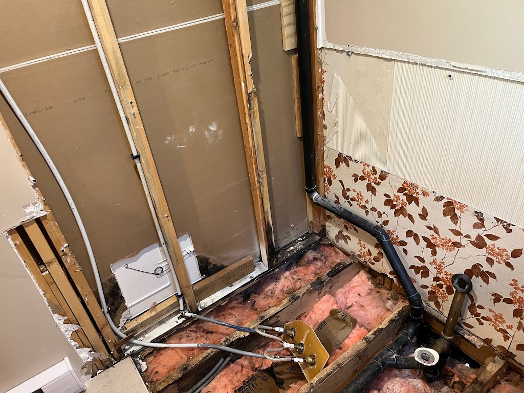 Yellow Submarine Plumbing & Rooter Ltd. | 1020 Thunderbird Dr, Nanaimo, BC V9S 2N8, Canada | Phone: (778) 726-9271