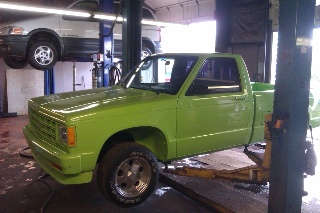Pauls Muffler Centre | 36 Robertson Rd, Bloomfield, PE C0B 1E0, Canada | Phone: (902) 859-2788